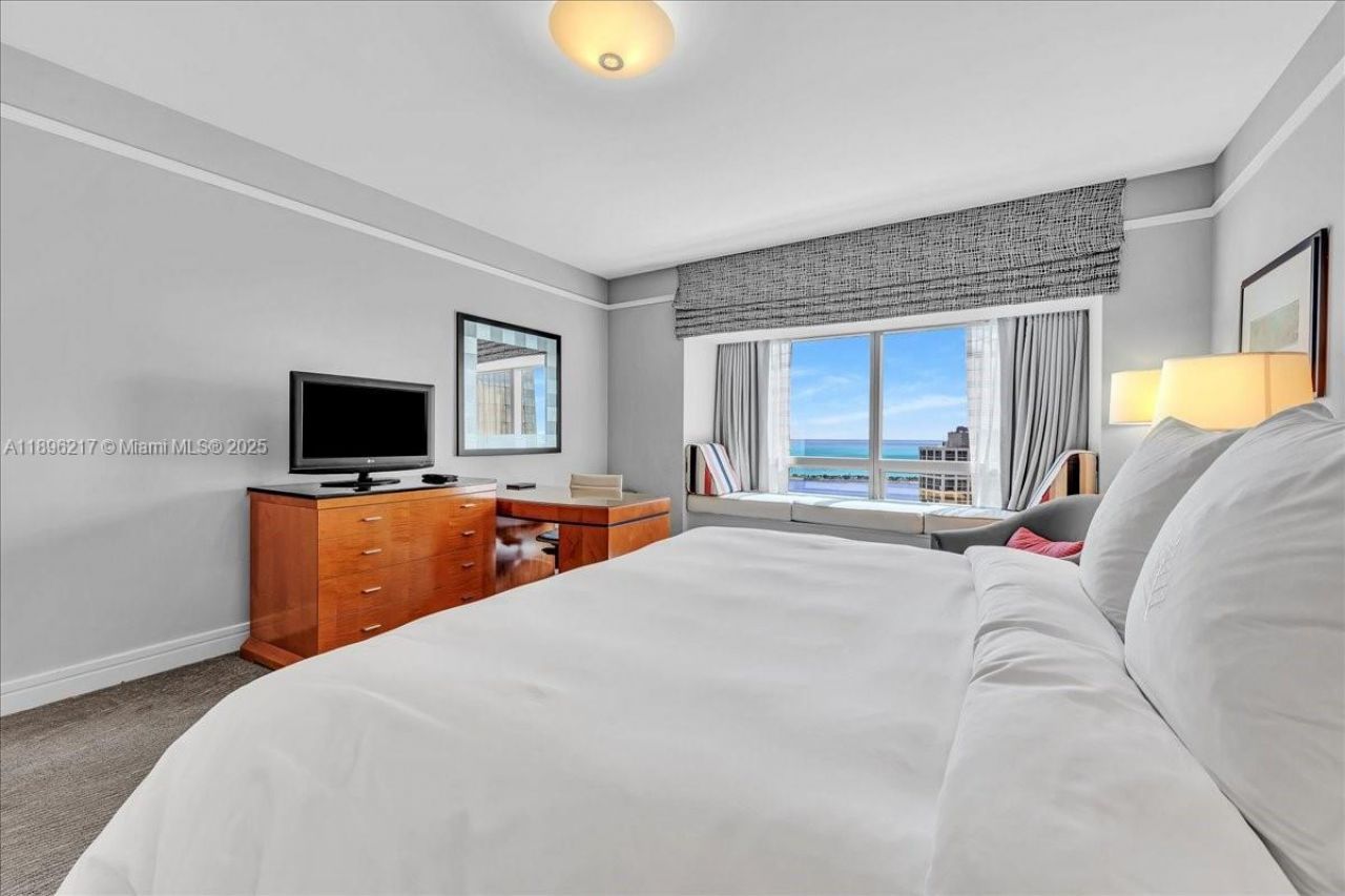 1435 Brickell Ave, Unit 3603, Miami, FL 33131 Photo