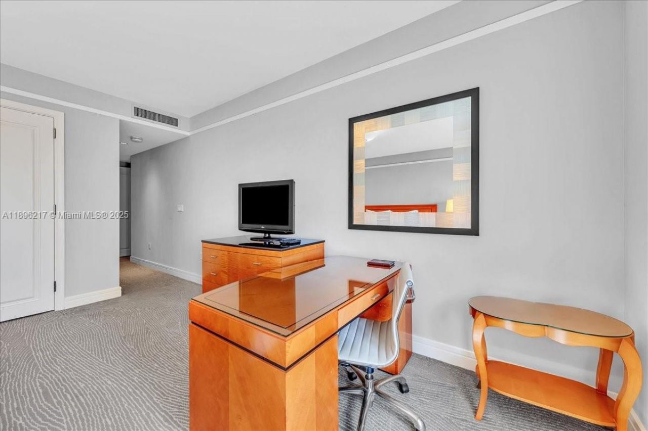 1435 Brickell Ave, Unit 3603, Miami, FL 33131 Photo