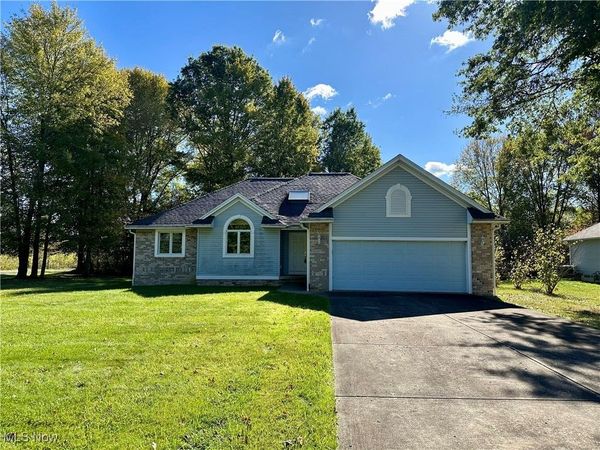 2010 Powder Mill Run, Youngstown, OH 44505