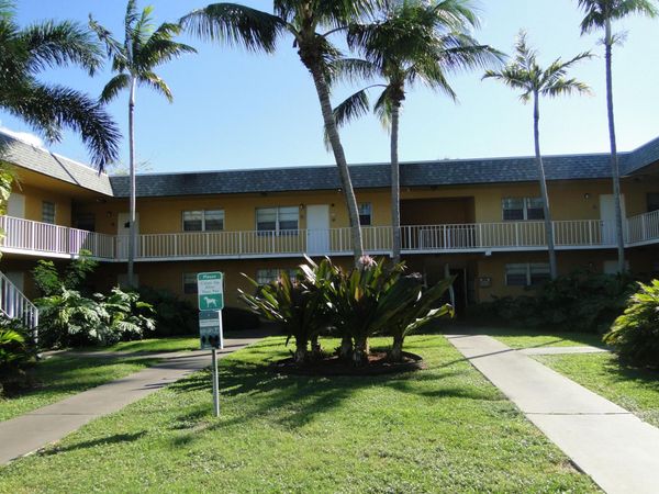 220 Croton Avenue, Unit 206, Lantana, FL 33462