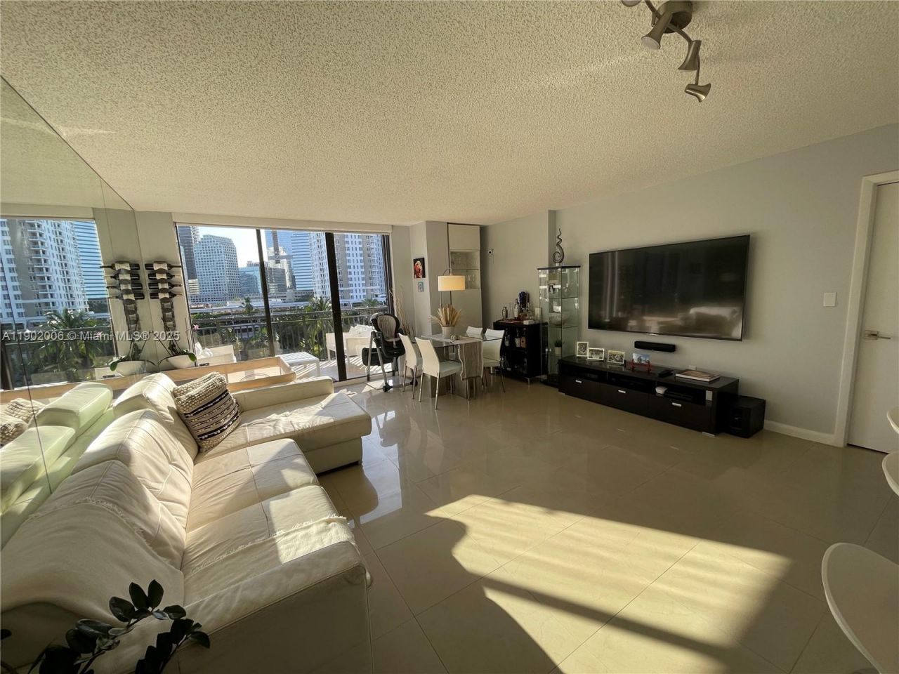 540 Brickell Key Dr, Unit 711, Miami, FL 33131 Photo