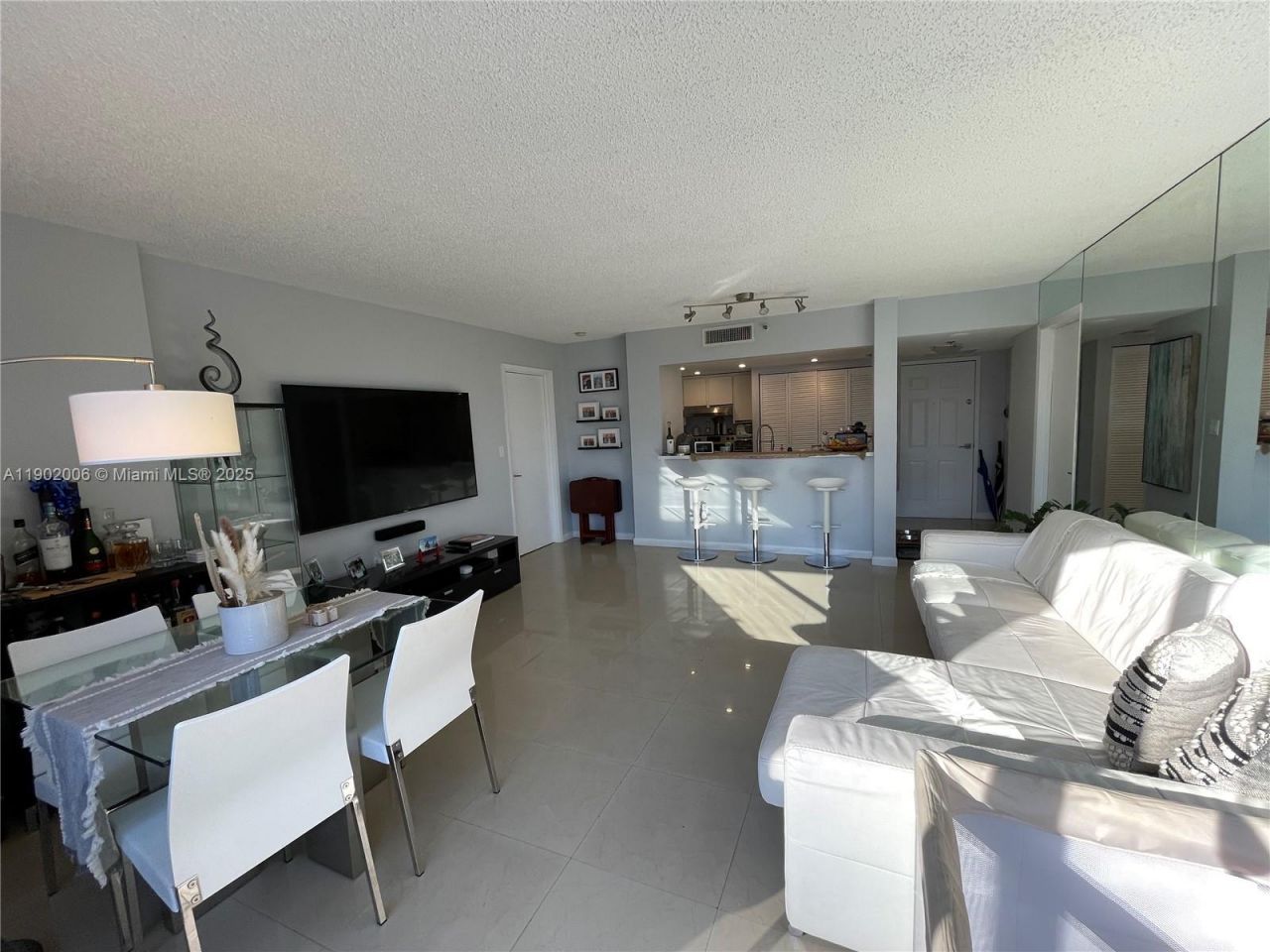 540 Brickell Key Dr, Unit 711, Miami, FL 33131 Photo