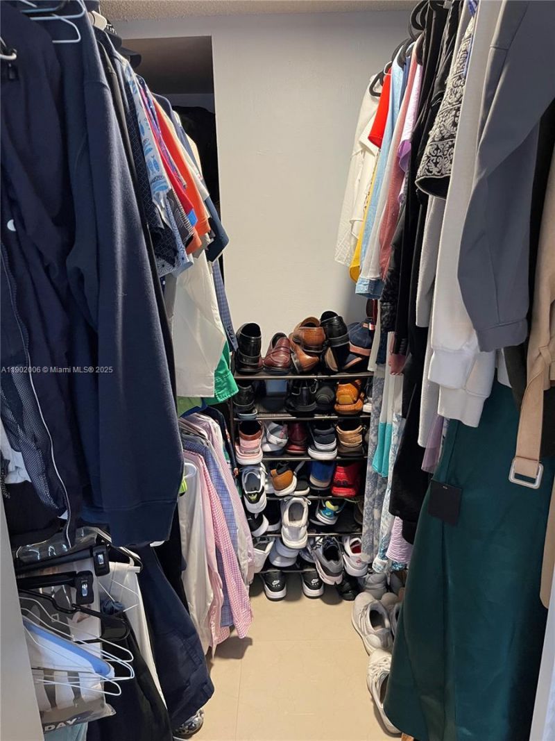 540 Brickell Key Dr, Unit 711, Miami, FL 33131 Photo