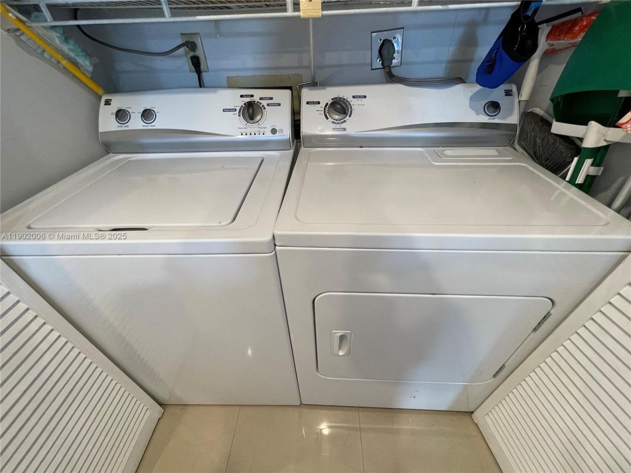 540 Brickell Key Dr, Unit 711, Miami, FL 33131 Photo