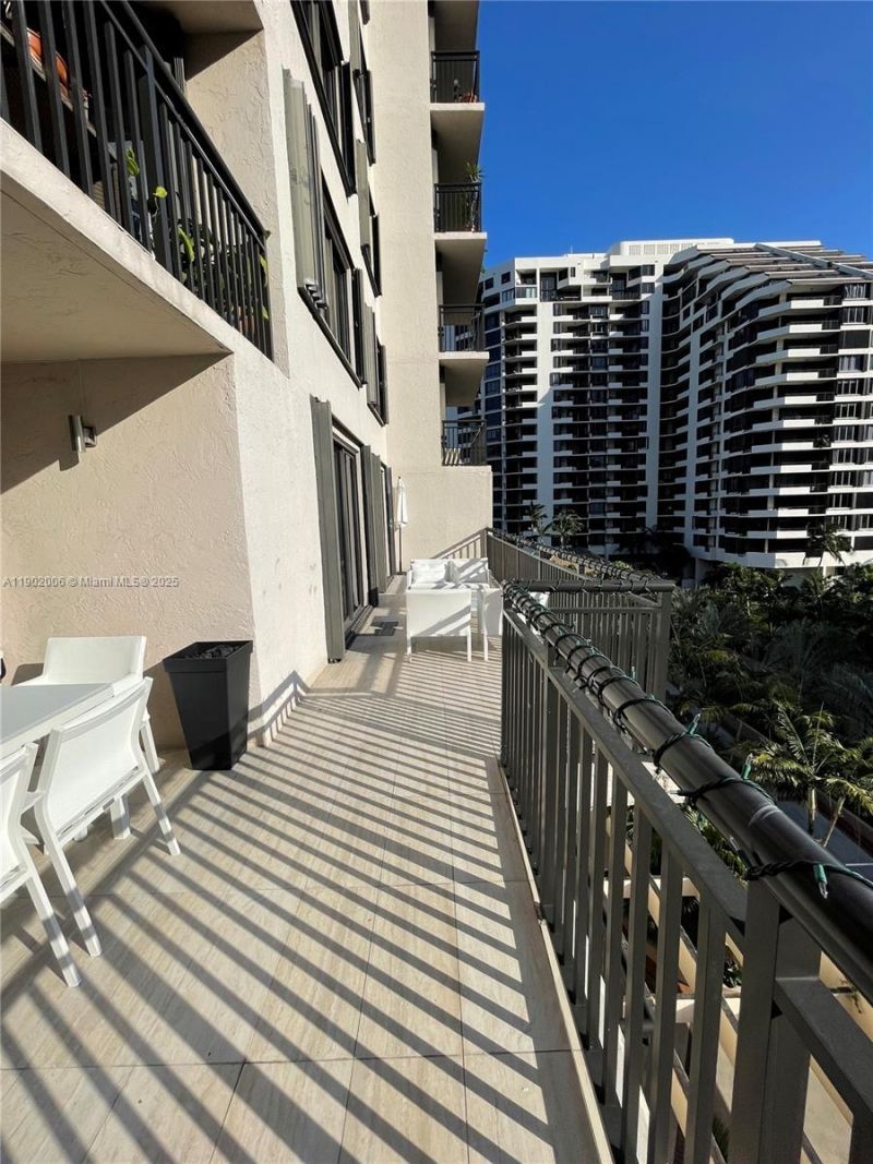 540 Brickell Key Dr, Unit 711, Miami, FL 33131 Photo
