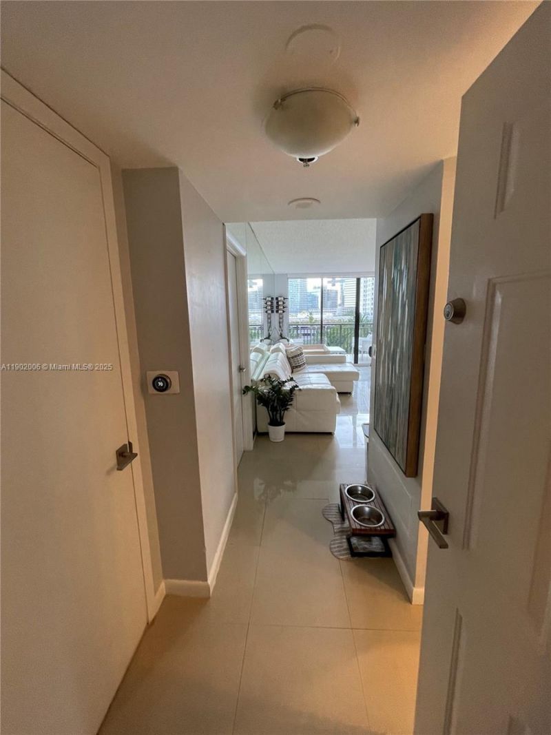 540 Brickell Key Dr, Unit 711, Miami, FL 33131 Photo