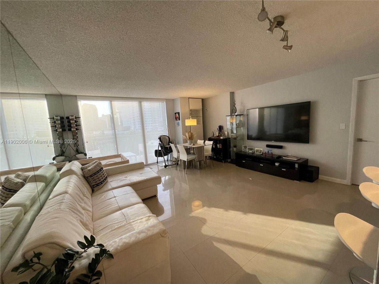 540 Brickell Key Dr, Unit 711, Miami, FL 33131 Photo
