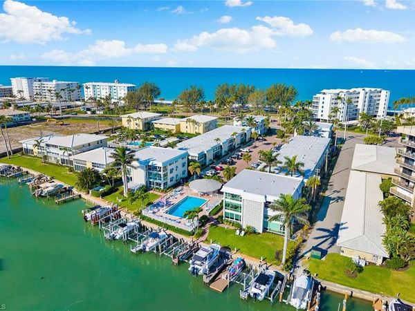 2100 Gulf Shore BLVD N, Unit 107, NAPLES, FL 34102