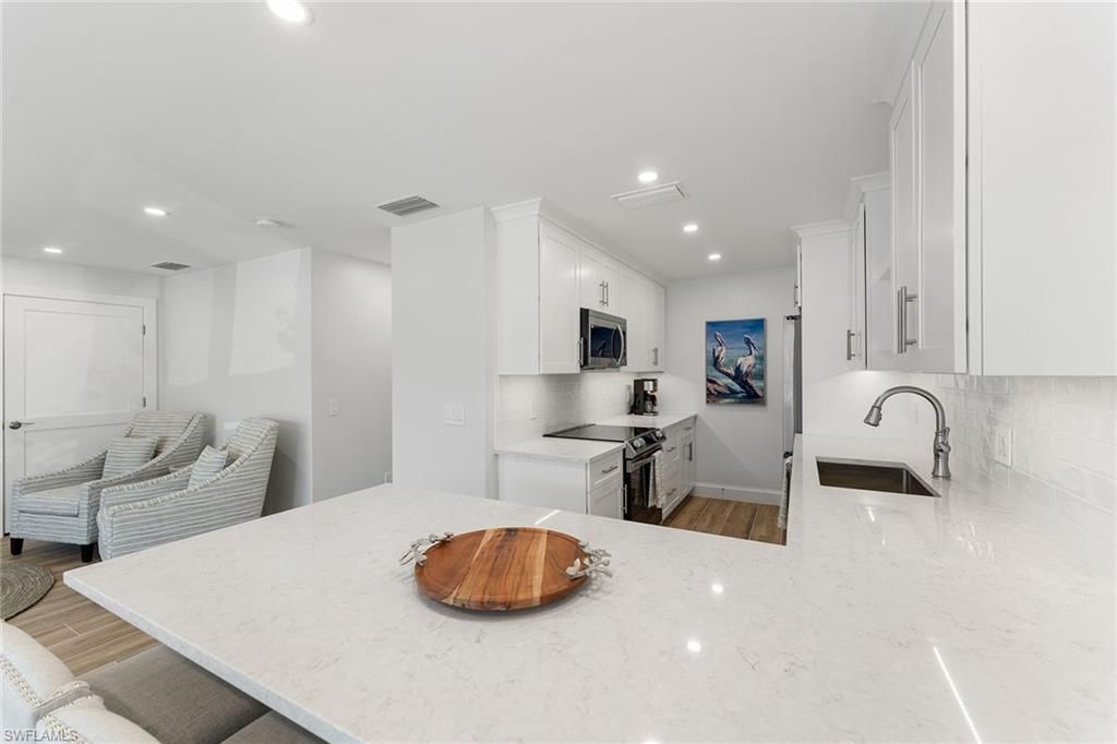 2100 Gulf Shore Blvd N, Unit 107, Naples, FL 34102 Photo