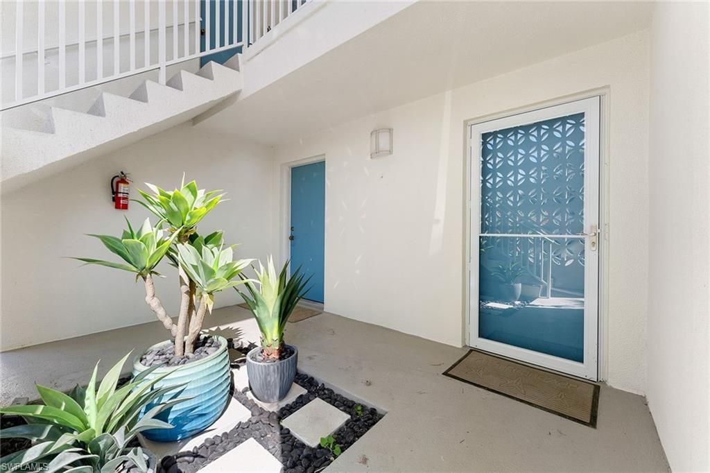 2100 Gulf Shore Blvd N, Unit 107, Naples, FL 34102 Photo