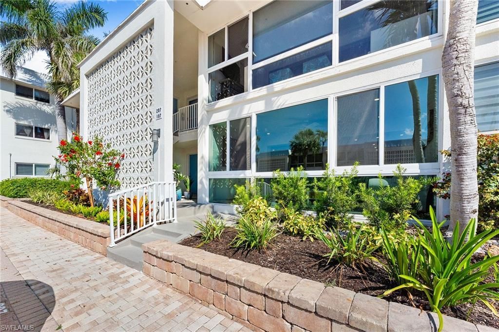 2100 Gulf Shore Blvd N, Unit 107, Naples, FL 34102 Photo