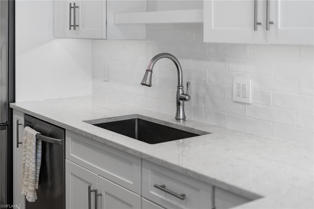 2100 Gulf Shore Blvd N, Unit 107, Naples, FL 34102 Photo