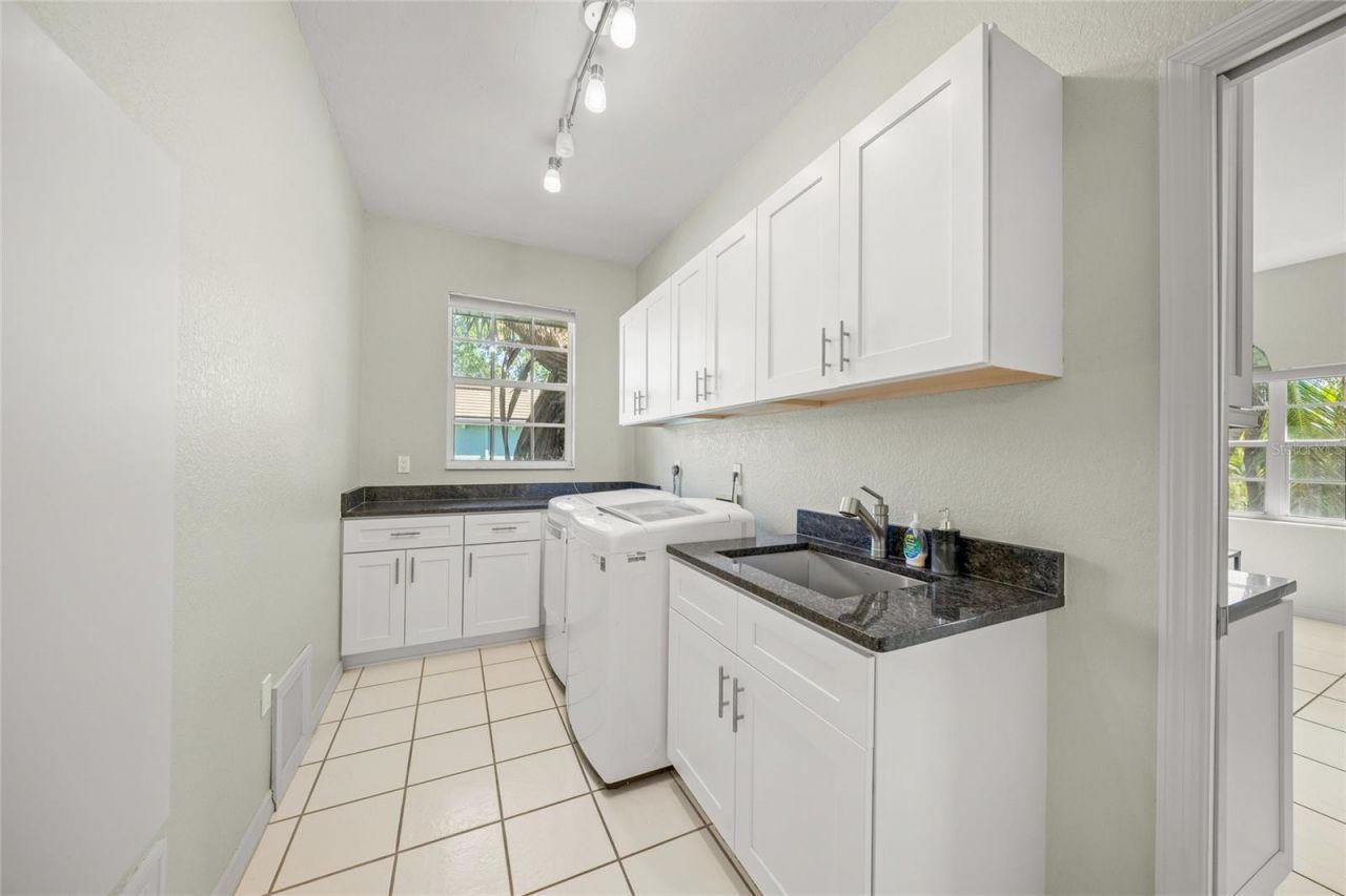 569 Juan Anasco Drive, Longboat Key, FL 34228 Photo