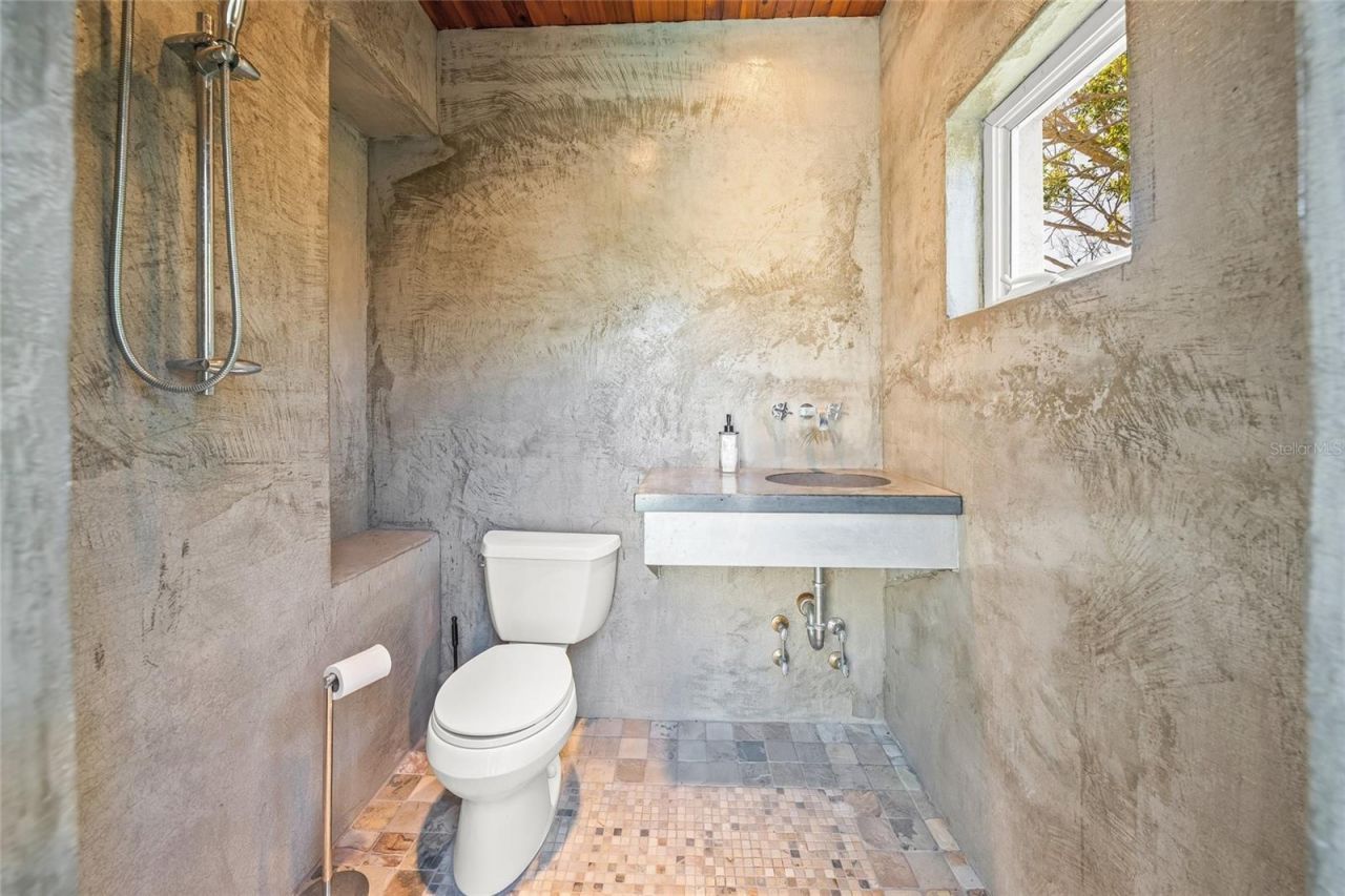 569 Juan Anasco Drive, Longboat Key, FL 34228 Photo