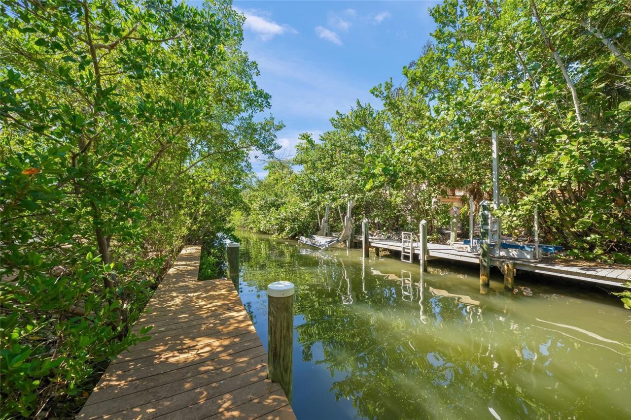 569 Juan Anasco Drive, Longboat Key, FL 34228 Photo