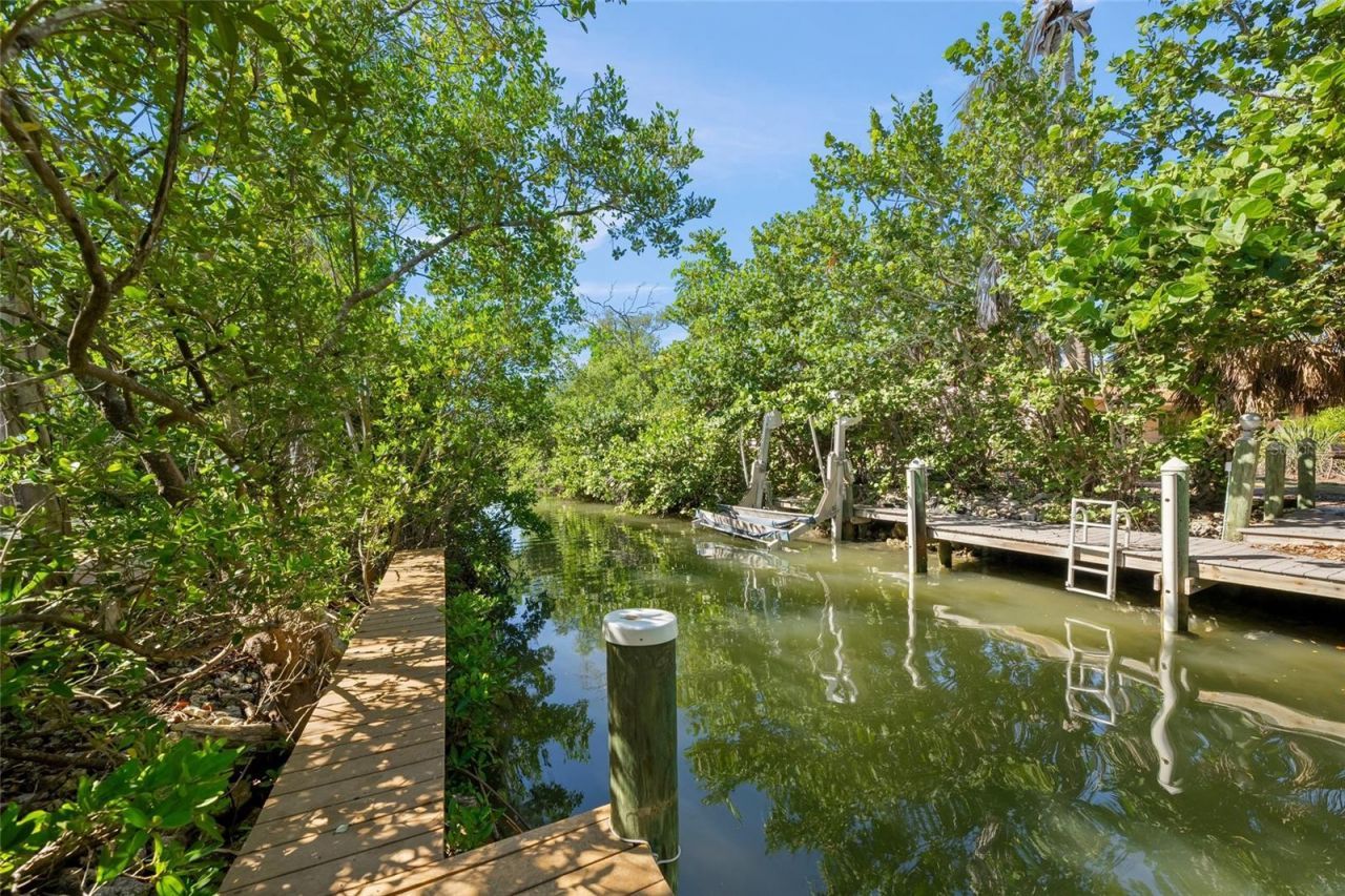 569 Juan Anasco Drive, Longboat Key, FL 34228 Photo
