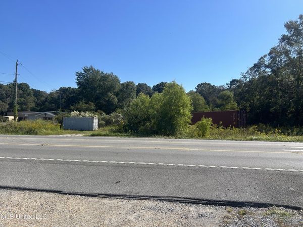7324 Highway 613, Moss Point, MS 39562