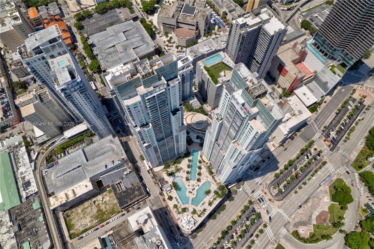 253 NE 2nd St, Unit 2003, Miami, FL 33132 Photo