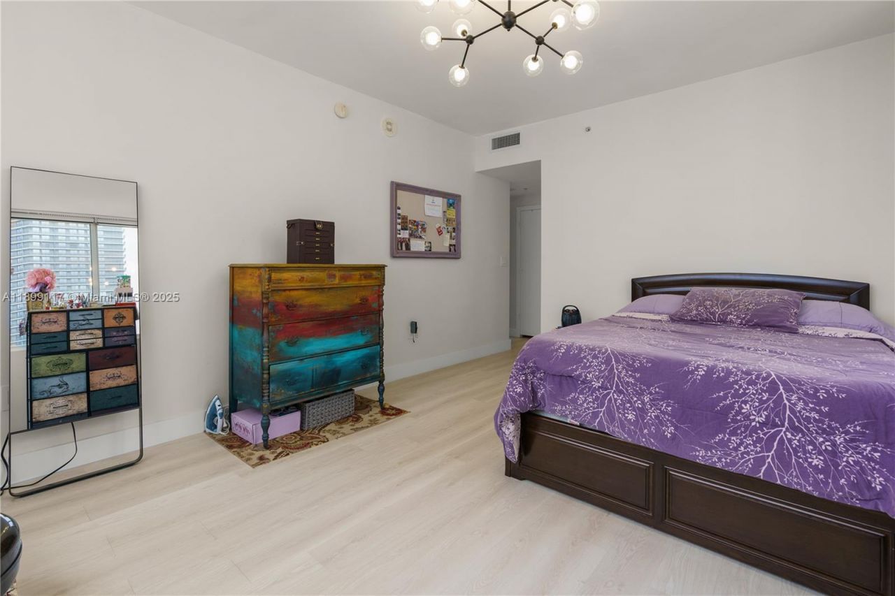 253 NE 2nd St, Unit 2003, Miami, FL 33132 Photo