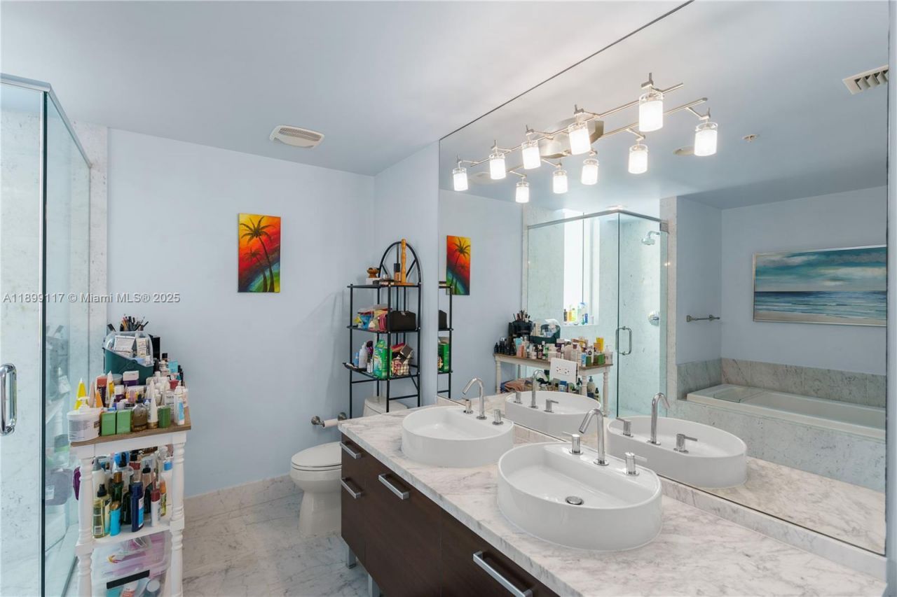 253 NE 2nd St, Unit 2003, Miami, FL 33132 Photo