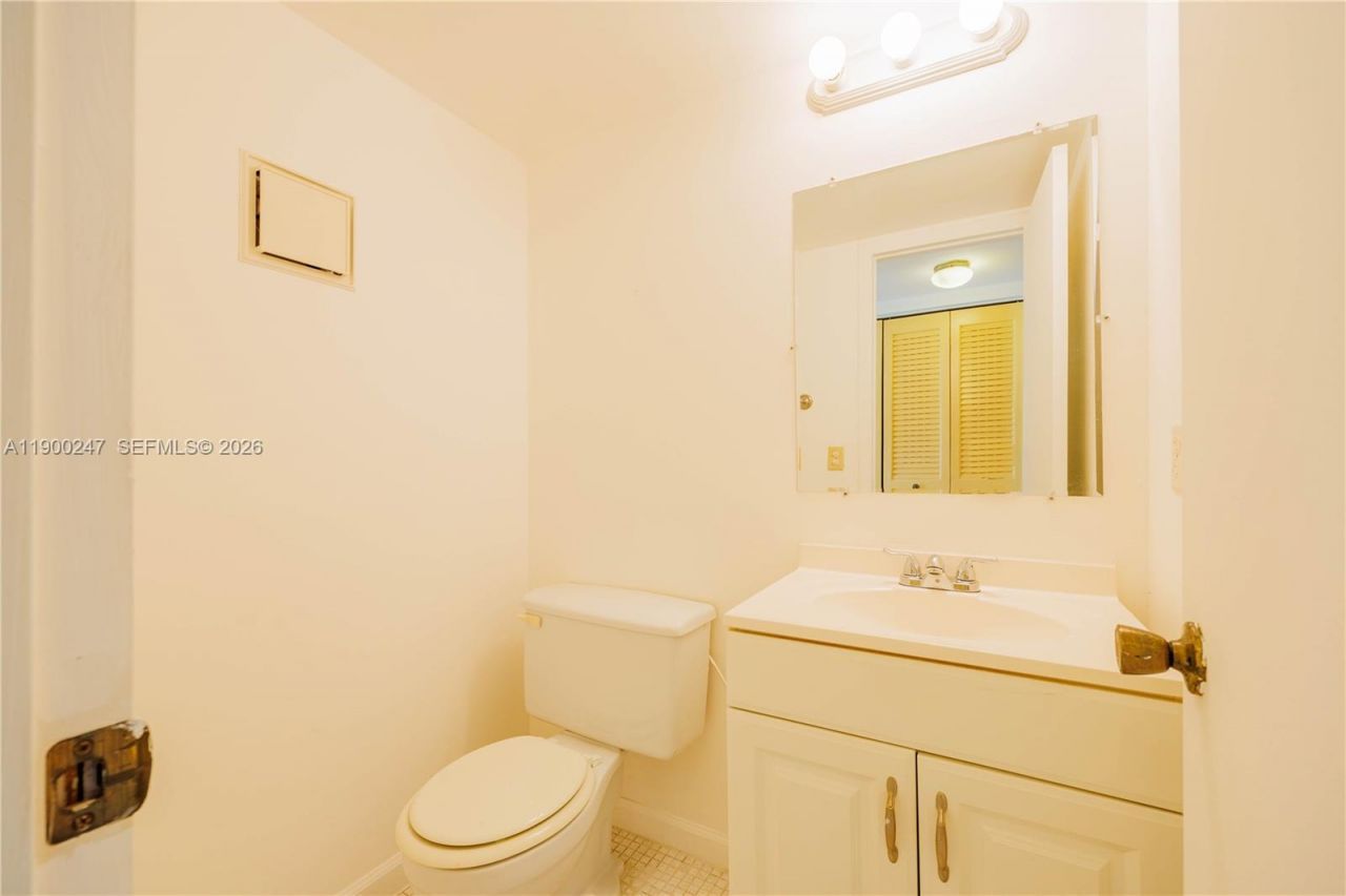 303 Preston H, Unit 303, Boca Raton, FL 33434 Photo