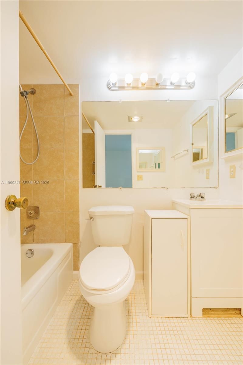 303 Preston H, Unit 303, Boca Raton, FL 33434 Photo