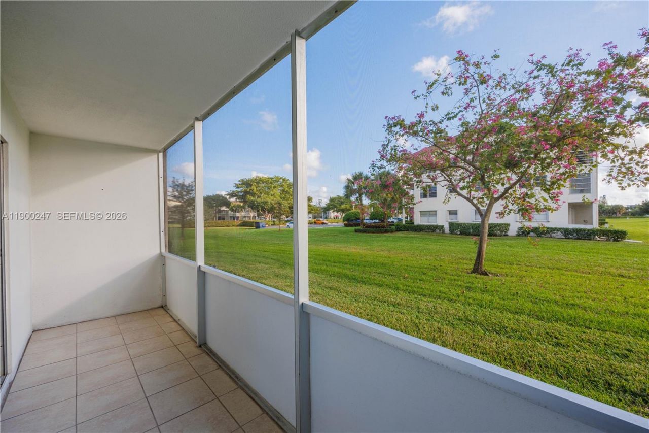 303 Preston H, Unit 303, Boca Raton, FL 33434 Photo