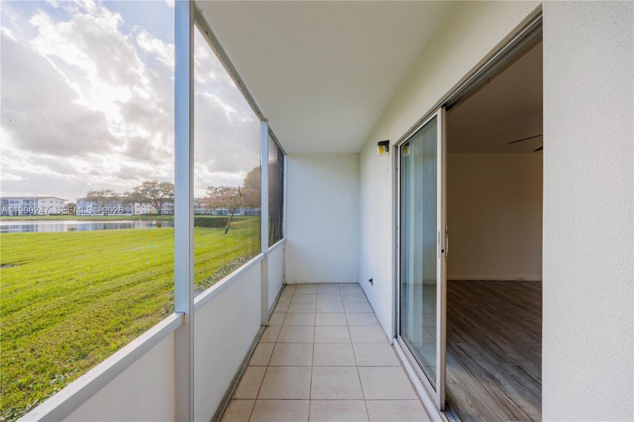 303 Preston H, Unit 303, Boca Raton, FL 33434 Photo