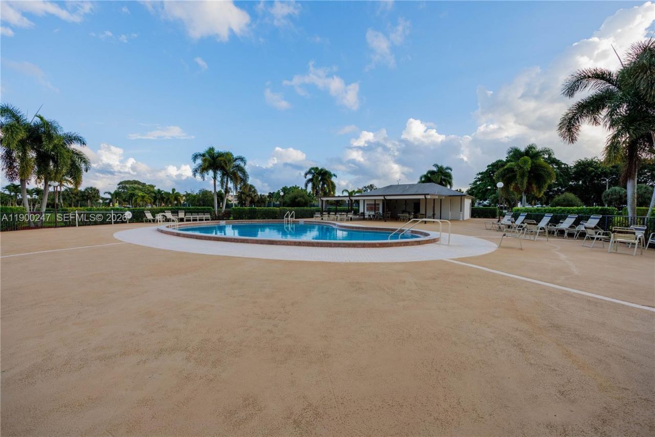 303 Preston H, Unit 303, Boca Raton, FL 33434 Photo