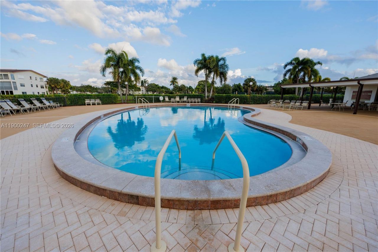 303 Preston H, Unit 303, Boca Raton, FL 33434 Photo