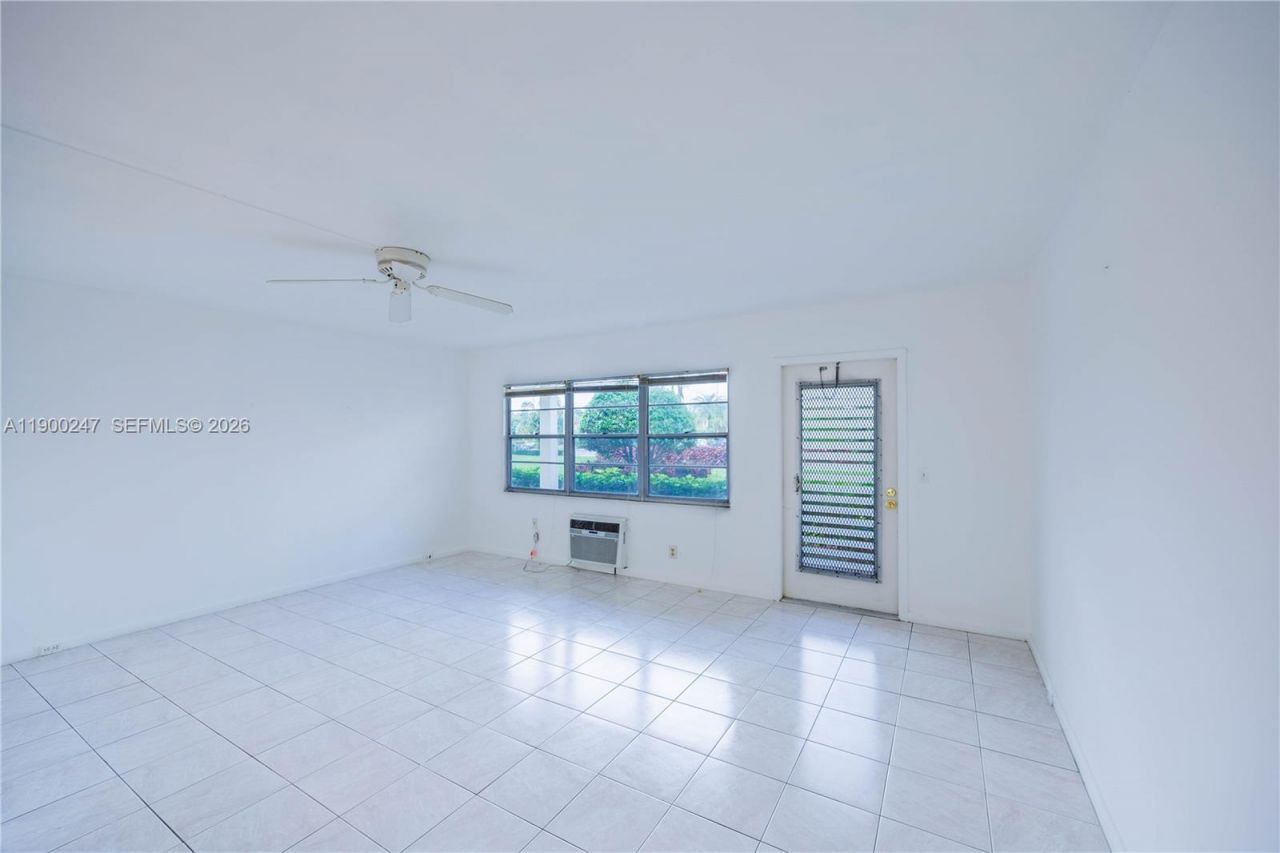 303 Preston H, Unit 303, Boca Raton, FL 33434 Photo