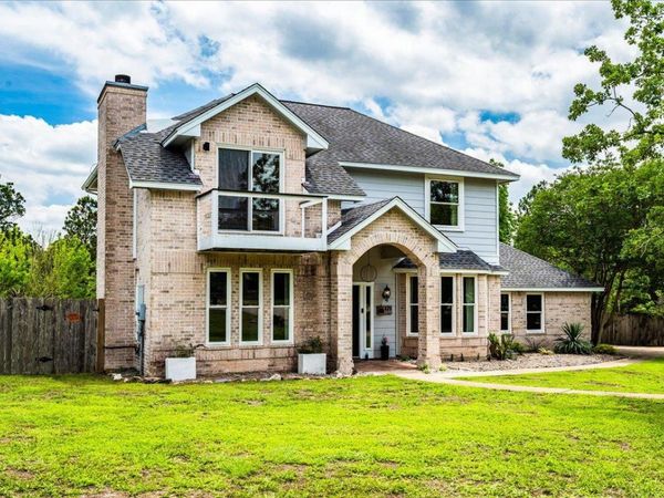 171 N Pin Oak XING, Elgin, TX 78621
