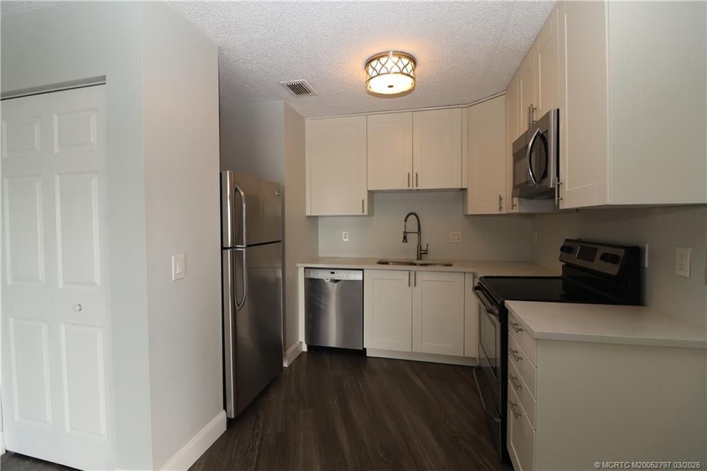 2083 NE Collins Circle, Unit 8-90, Jensen Beach, FL 34957 Photo