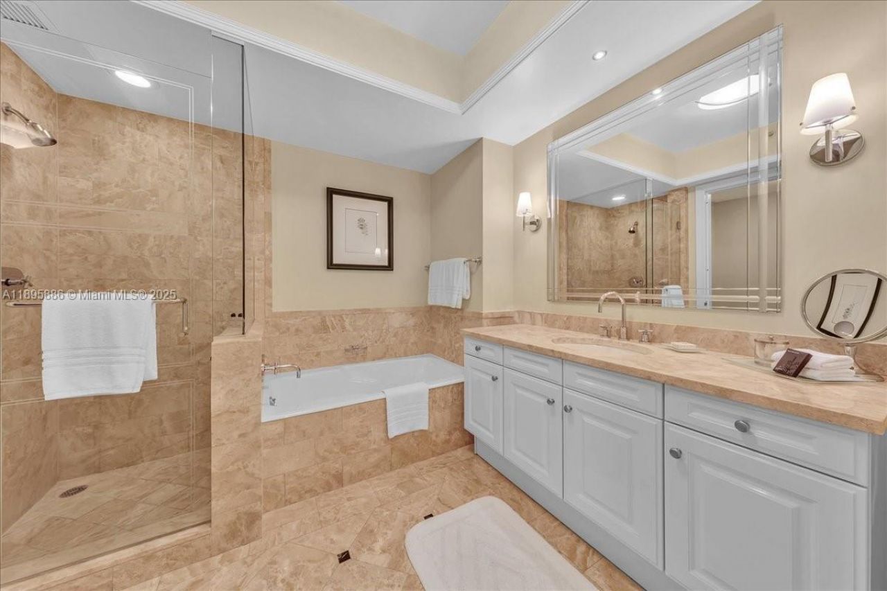 1435 Brickell Ave, Unit 3112, Miami, FL 33131 Photo