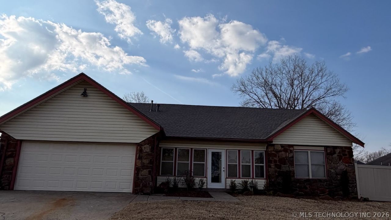 3405 E Louisville Street, Broken Arrow, OK 74014 Main Photo