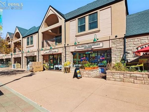 906 Manitou Avenue, Unit 201, Manitou Springs, CO 80829