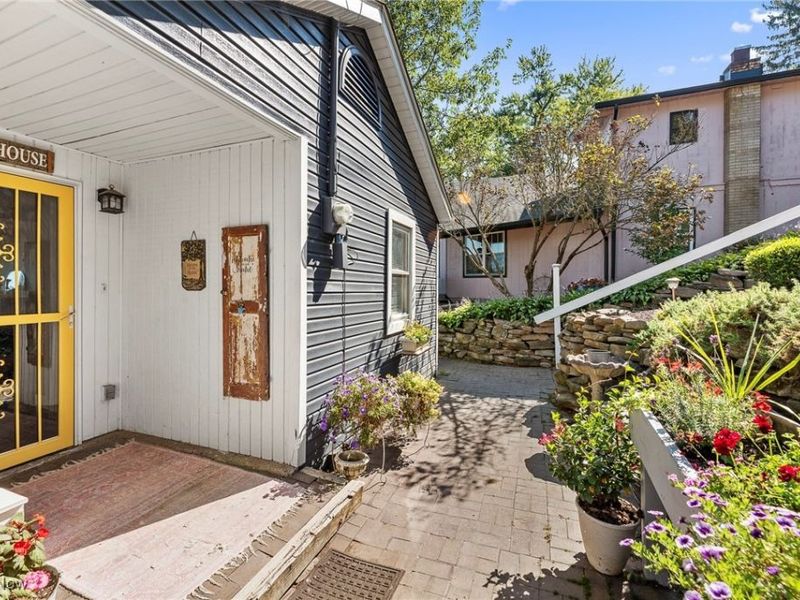 32042 Sunset Drive, Hanoverton, OH 44423 Photo 4