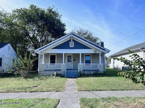 3131 Galbraith St, Knoxville, TN 37921