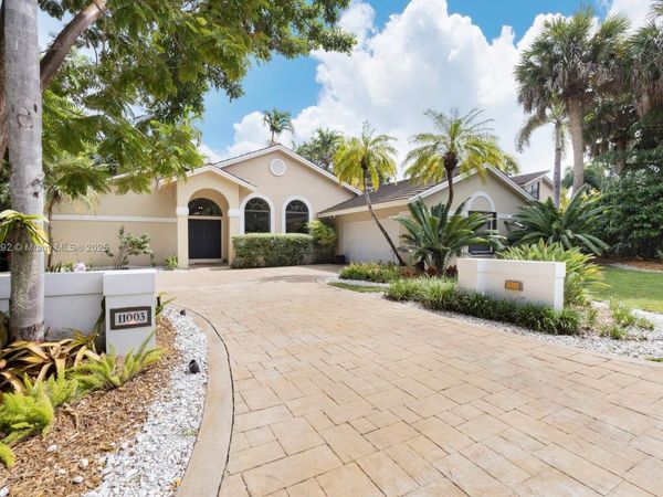 11003 SW 77th Ct Cir, Pinecrest, FL 33156