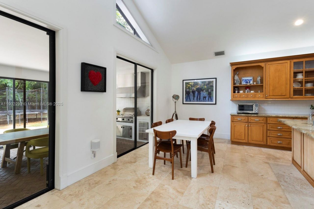 11003 SW 77th Ct Cir, Pinecrest, FL 33156 Photo