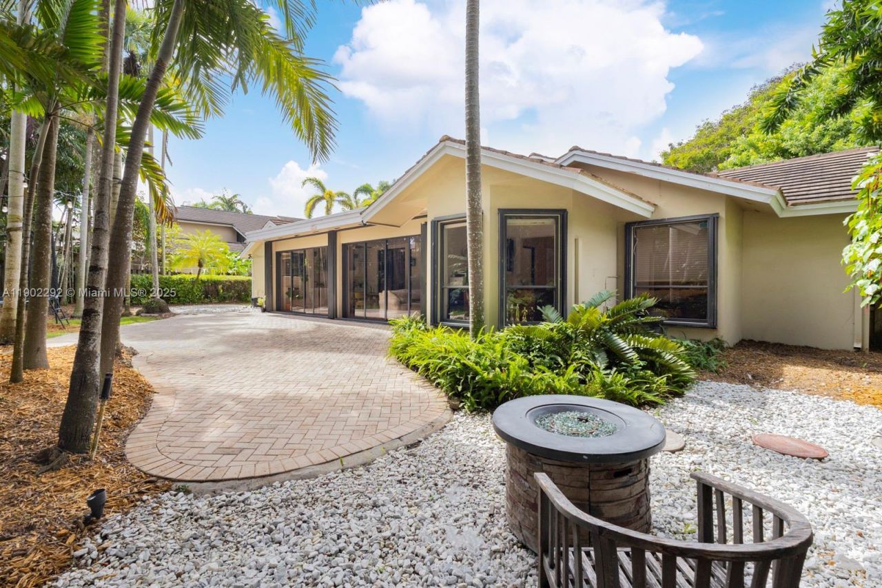 11003 SW 77th Ct Cir, Pinecrest, FL 33156 Photo