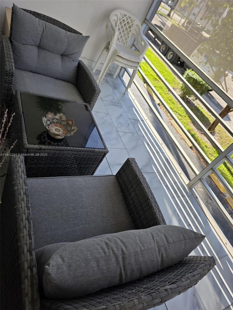 1425 Atlantic Shores Blvd, Unit 204, Hallandale Beach, FL 33009 Photo