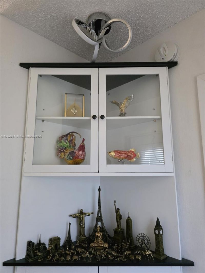 1425 Atlantic Shores Blvd, Unit 204, Hallandale Beach, FL 33009 Photo