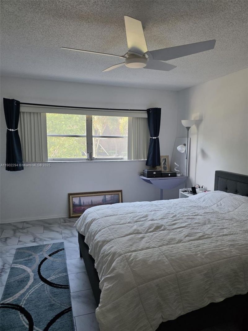 1425 Atlantic Shores Blvd, Unit 204, Hallandale Beach, FL 33009 Photo