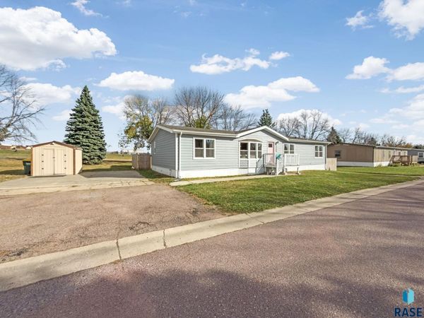 604 N Swan Pl, Sioux Falls, SD 57107