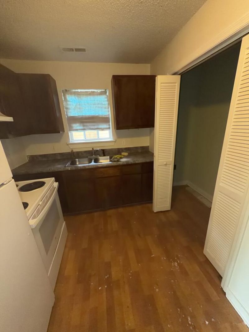 1906 Norwood Street Photo 14