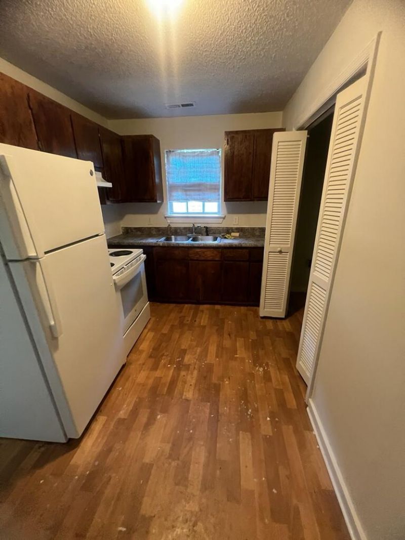 1906 Norwood Street Photo 4