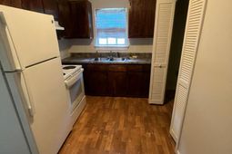 1906 Norwood Street photo 4