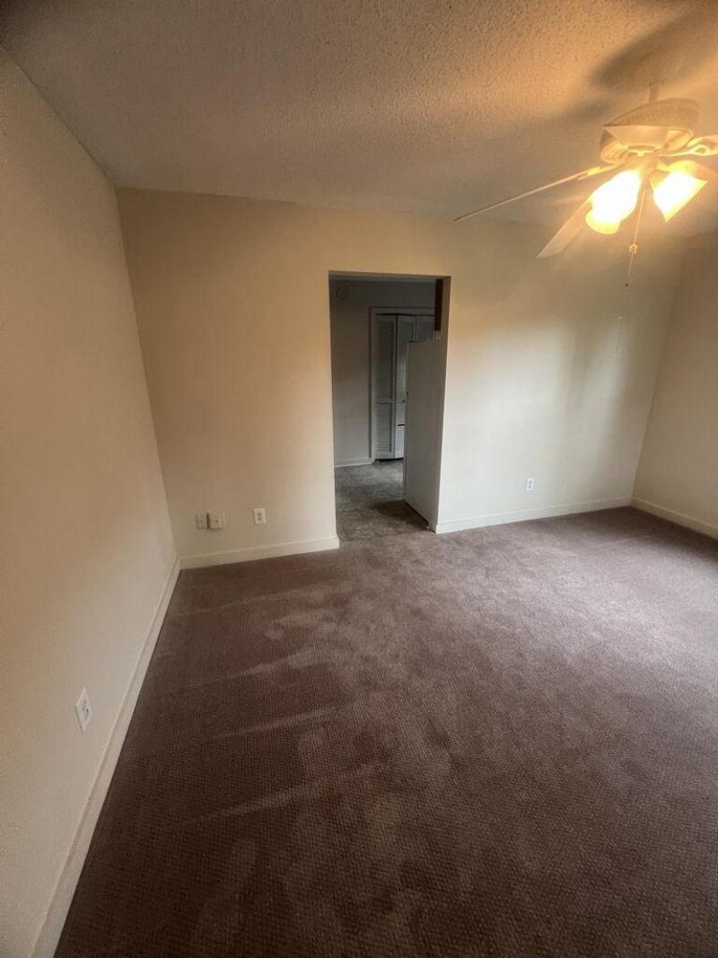 1906 Norwood Street Photo 7