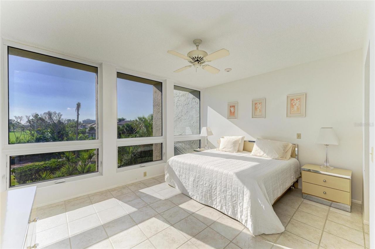 1065 Gulf Of Mexico Drive, Unit 201, Longboat Key, FL 34228 Photo